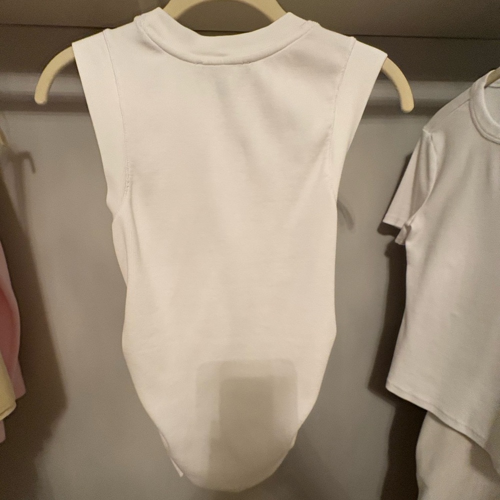 WHBM FORME™ Ribbed Stretch Ruched Side Tank - Picture 3 of 4